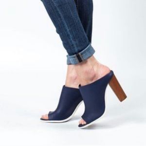 VINCE "Allison" Open Toe Blue Mules IOB Sz 9.5